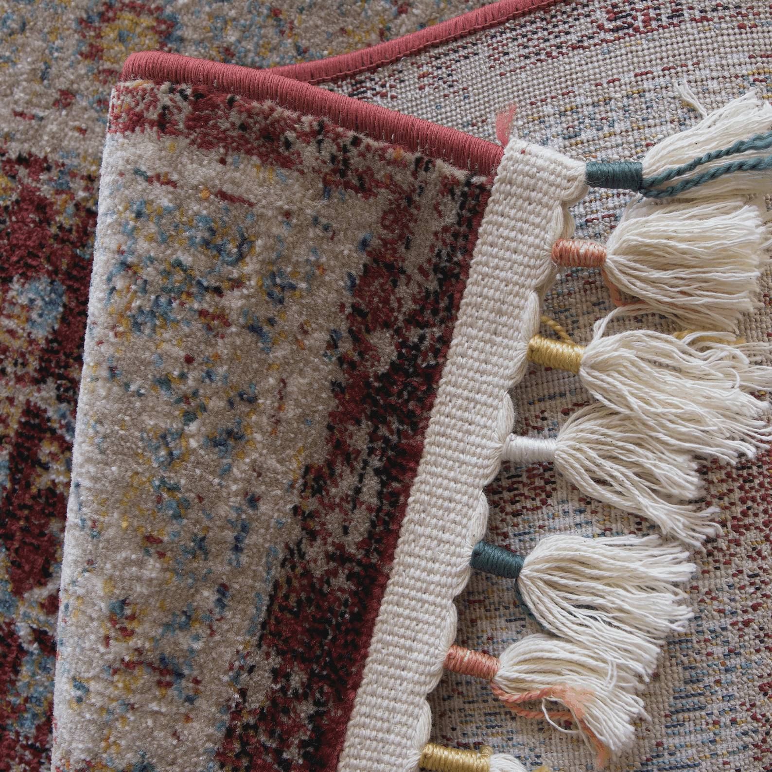 Gulzar Rugs – A Symphony of Traditional Luxury