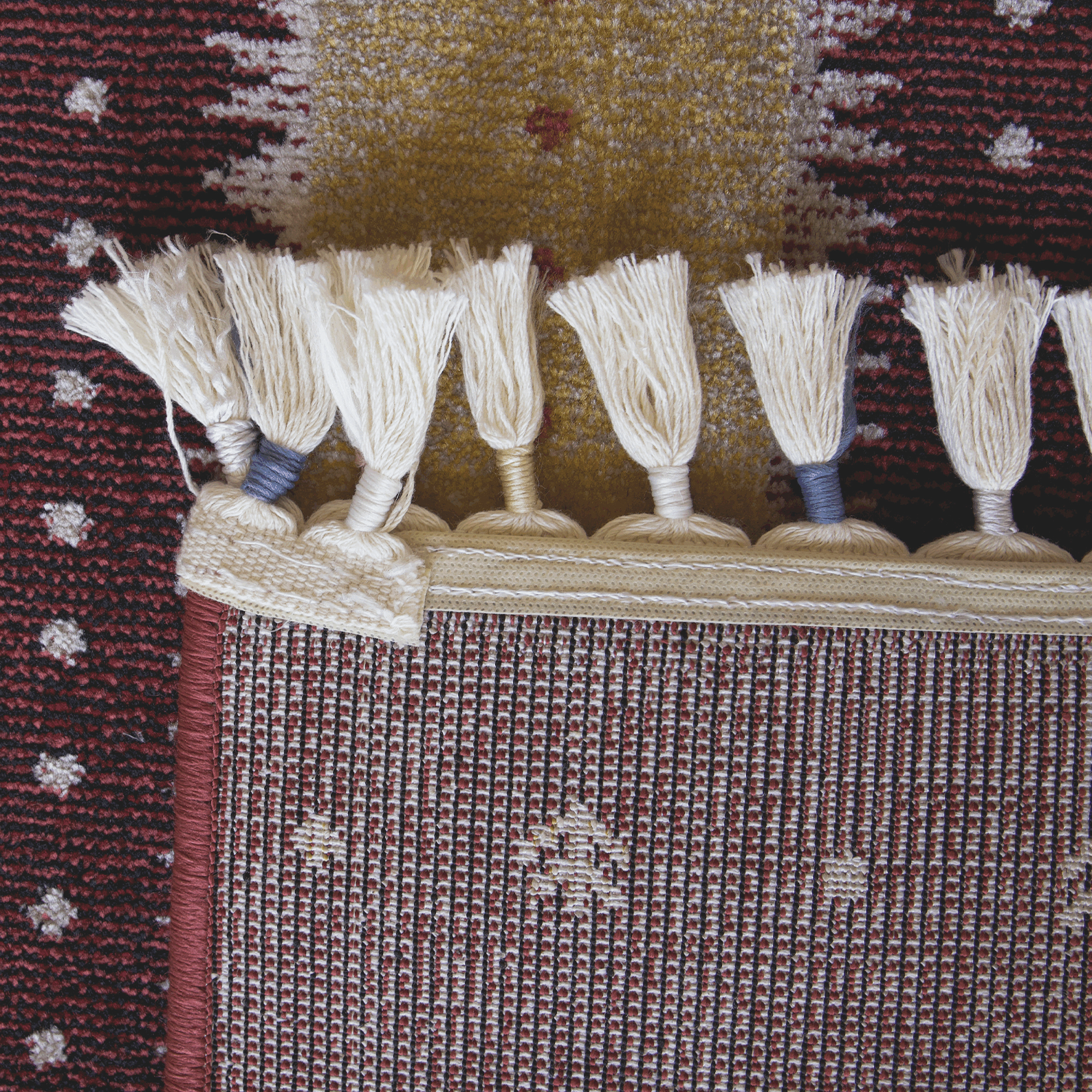 Gulzar Rugs – The Beauty of Lines and Color Harmony