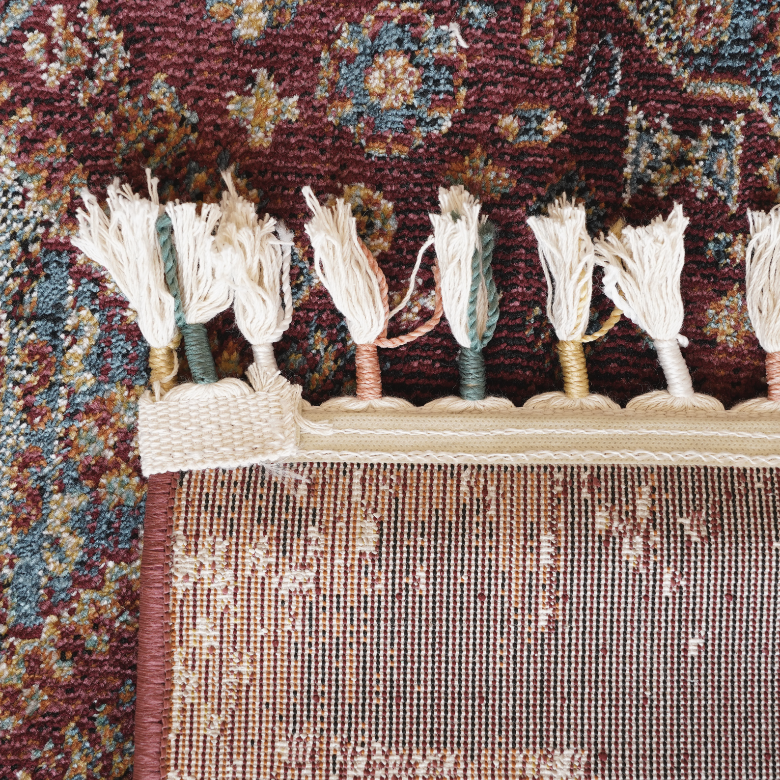 Guzlar Rugs – Vintage Charm in Warm Tones