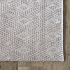 Sign Rugs with Interlocking Diamond Pattern | Platinum Carpets