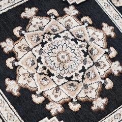 الأسود